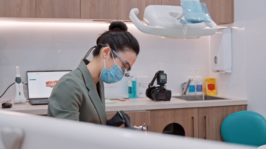 Stills - 4K_01_04_58_01